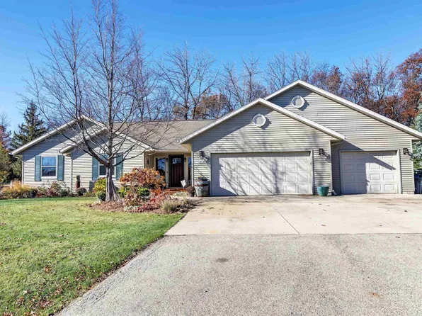 1823 Sunkist Rd, Oshkosh, WI 54904