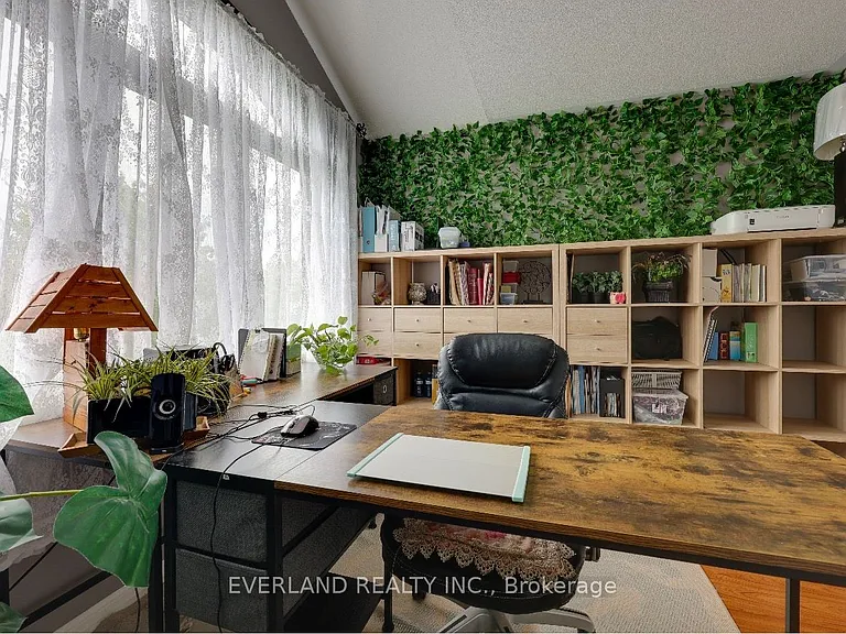 18 Clamerten Rd — Photo 16