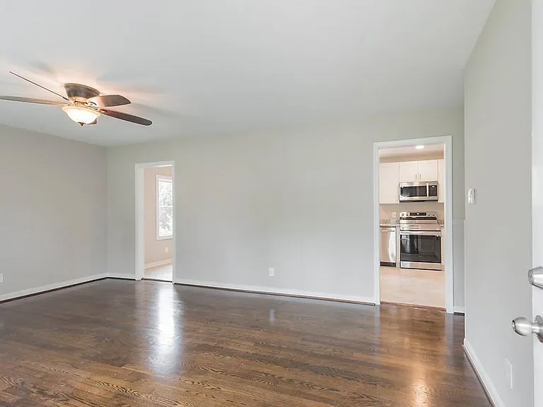 9114 Prestondale Ave — Photo 5