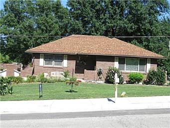1st image of 2812 S 15th St