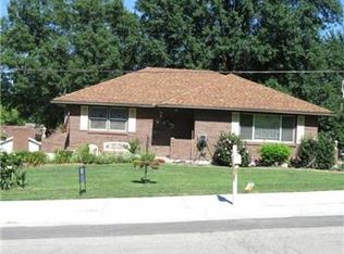 2812 S 15th St, Leavenworth, KS 66048