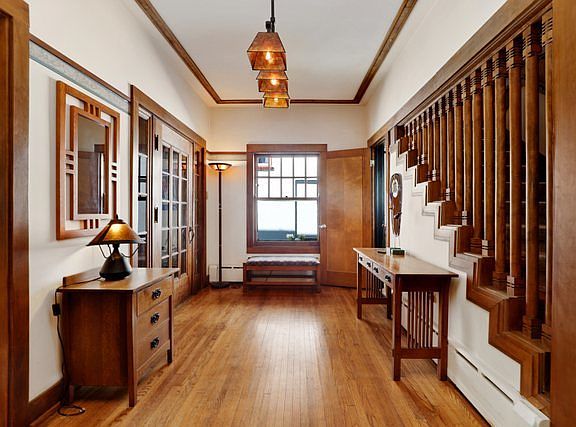 2nd image of 636 Fair Oaks Ave