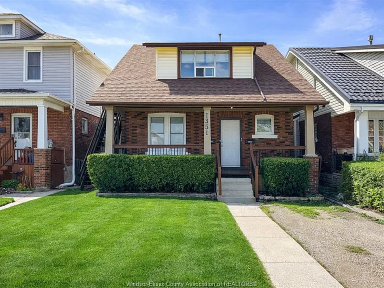 1351 Marentette Ave #UPPER — Photo 1