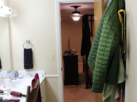 5th image of 4204 Village Green Dr