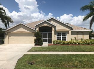 4524 Varsity Cir, Lehigh Acres, FL 33971