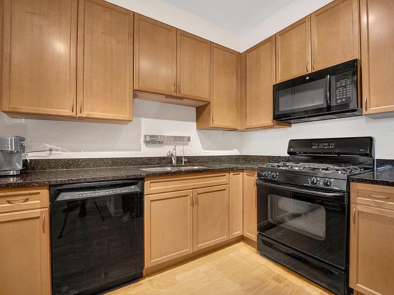 4th image of 1250 S Michigan Ave APT 1404