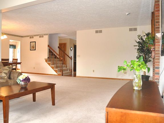 3rd image of 2562 Kodiak Dr
