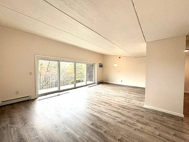2 bed, 1.0 bath, $1,650 — Photo 1