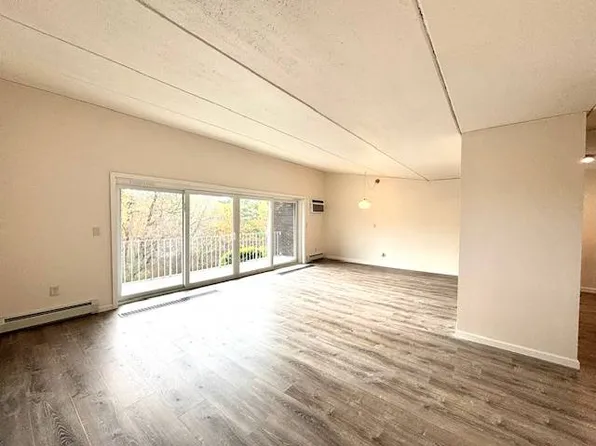 21 Swatling Rd #B4, Latham, NY 12110