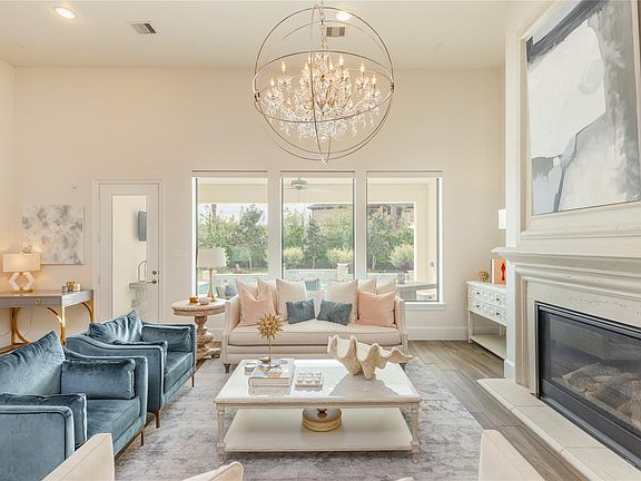 5th image of 61 Quiet Vista Dr