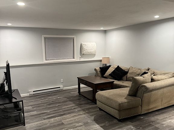 5th image of 980 Plain St #30