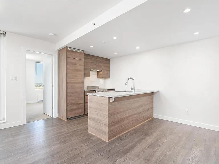 488 SW Marine Dr #1107 — Photo 6