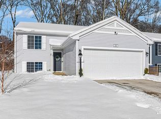 553 Cygnet Lake Dr, Benton Harbor, MI 49022