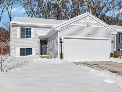 553 Cygnet Lake Dr, Benton Harbor, MI, 49022