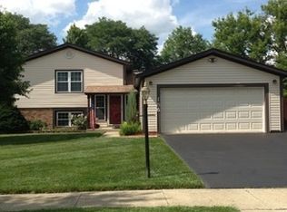 186 E Old Bridge Rd, Palatine, IL 60067