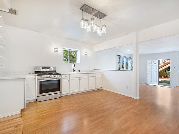 4th image of 514 W Juniper St #2306-1/2