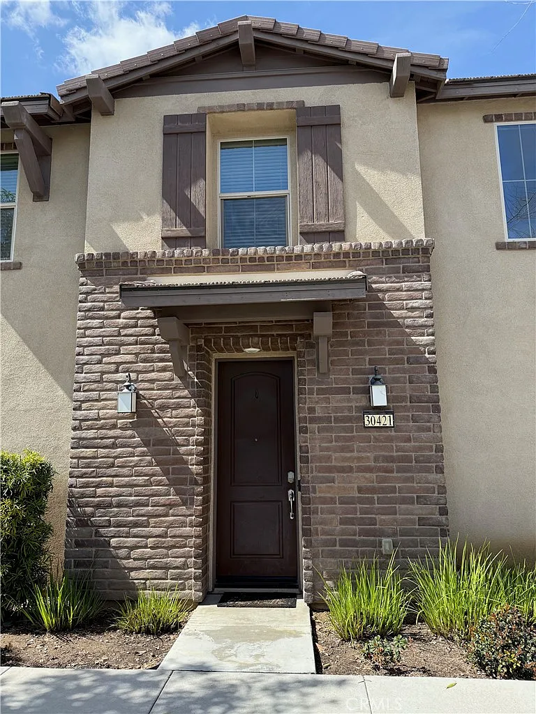 3 bed, 2.5 bath, 1606 sqft, $3,000 — Photo 2