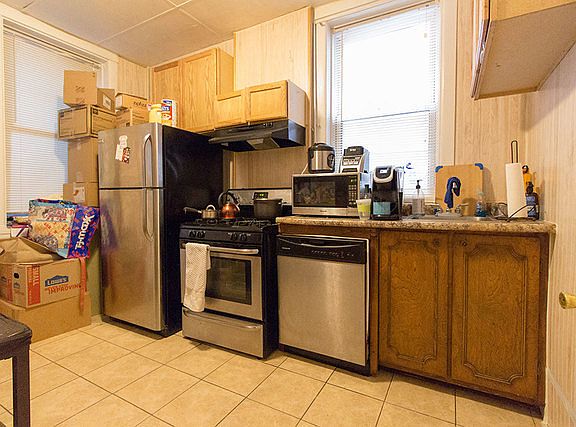 2nd image of 4147 N Hermitage Ave