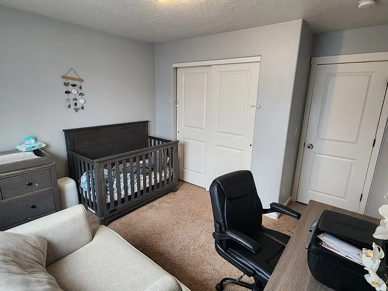 4407 S Mack Rd — Photo 10
