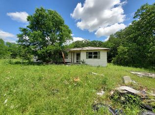 899 Woodlake Ln, Axtell, TX 76624