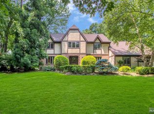 5 Perry St, Old Tappan, NJ 07675