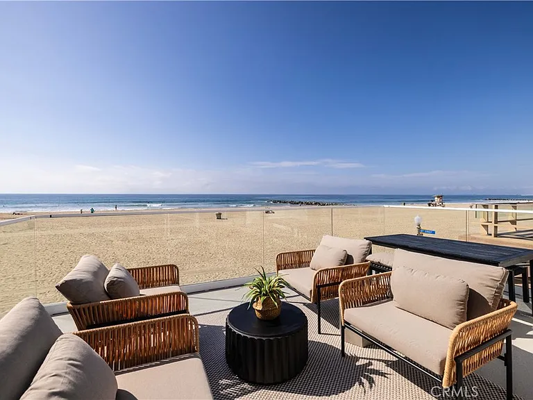 3012 W Oceanfront — Photo 2