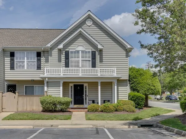 606 Waters Edge Ln, Suffolk, VA 23435