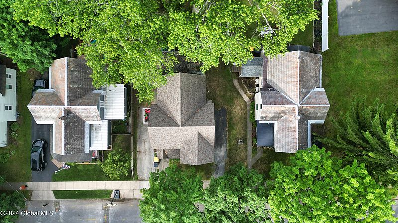 4th image of 18 Garfield Street
