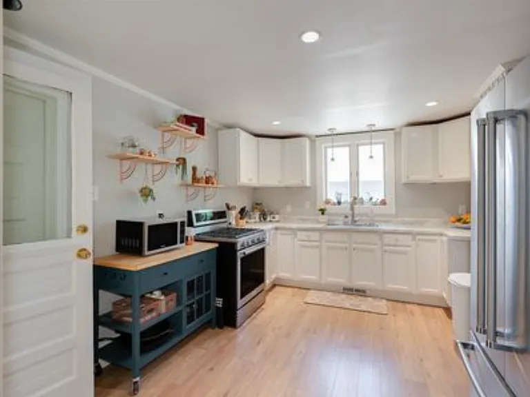 207 S Poland St — Photo 12