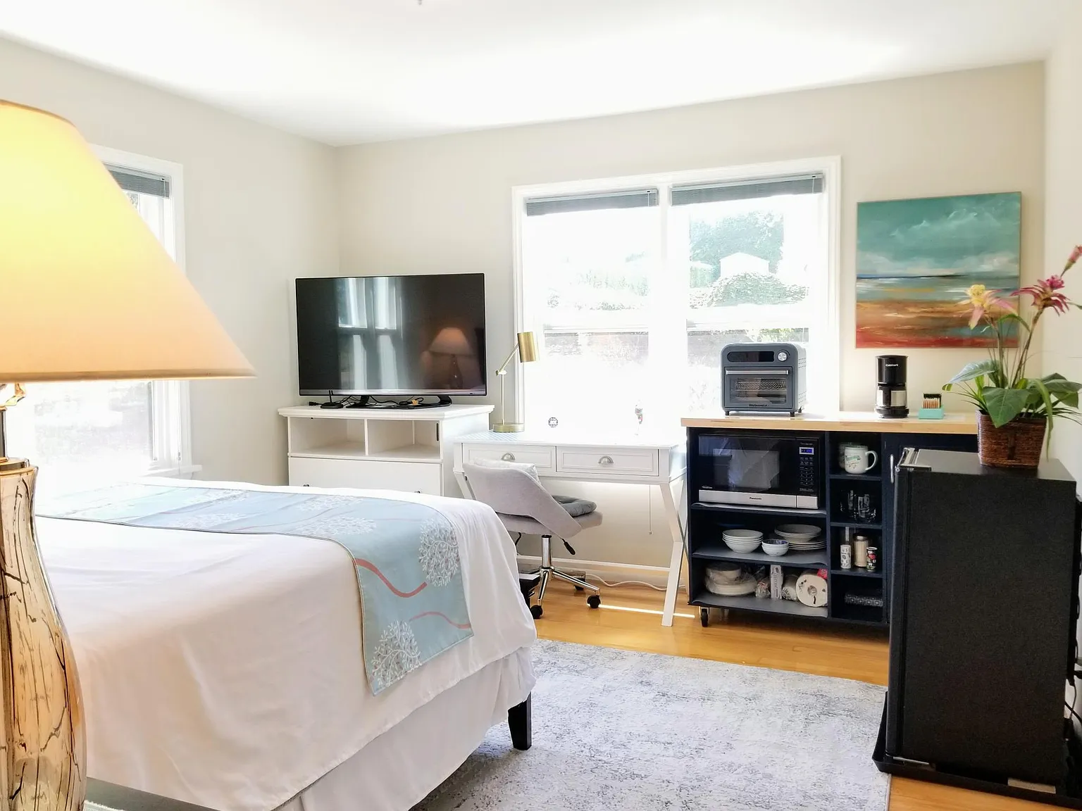 1 bed, 300 sqft, $1,300 — Photo 3