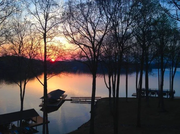 229 Shore Dr #G-2, Moneta, VA 24121