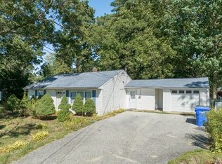 803 Bradley Rd, Springfield, MA 01109