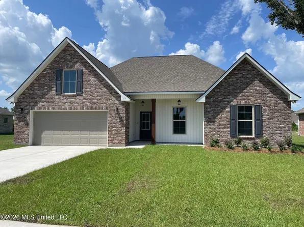 15 Red Oak Dr, Long Beach, MS 39560