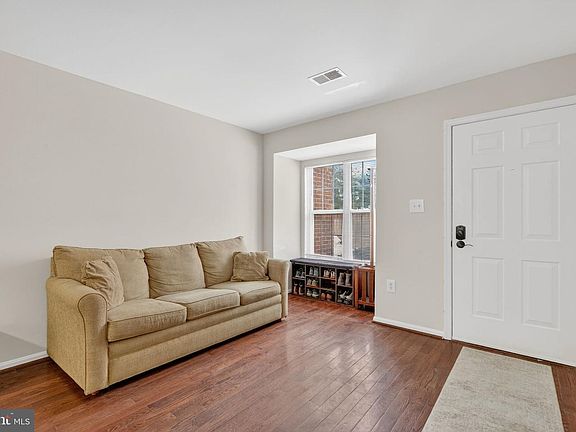 3rd image of 4241 Moselle Dr