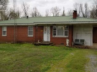 9830 Childress Rd, West Paducah, KY 42086