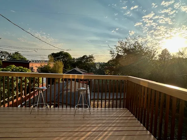 4721 University View Pl NE, Seattle, WA 98105