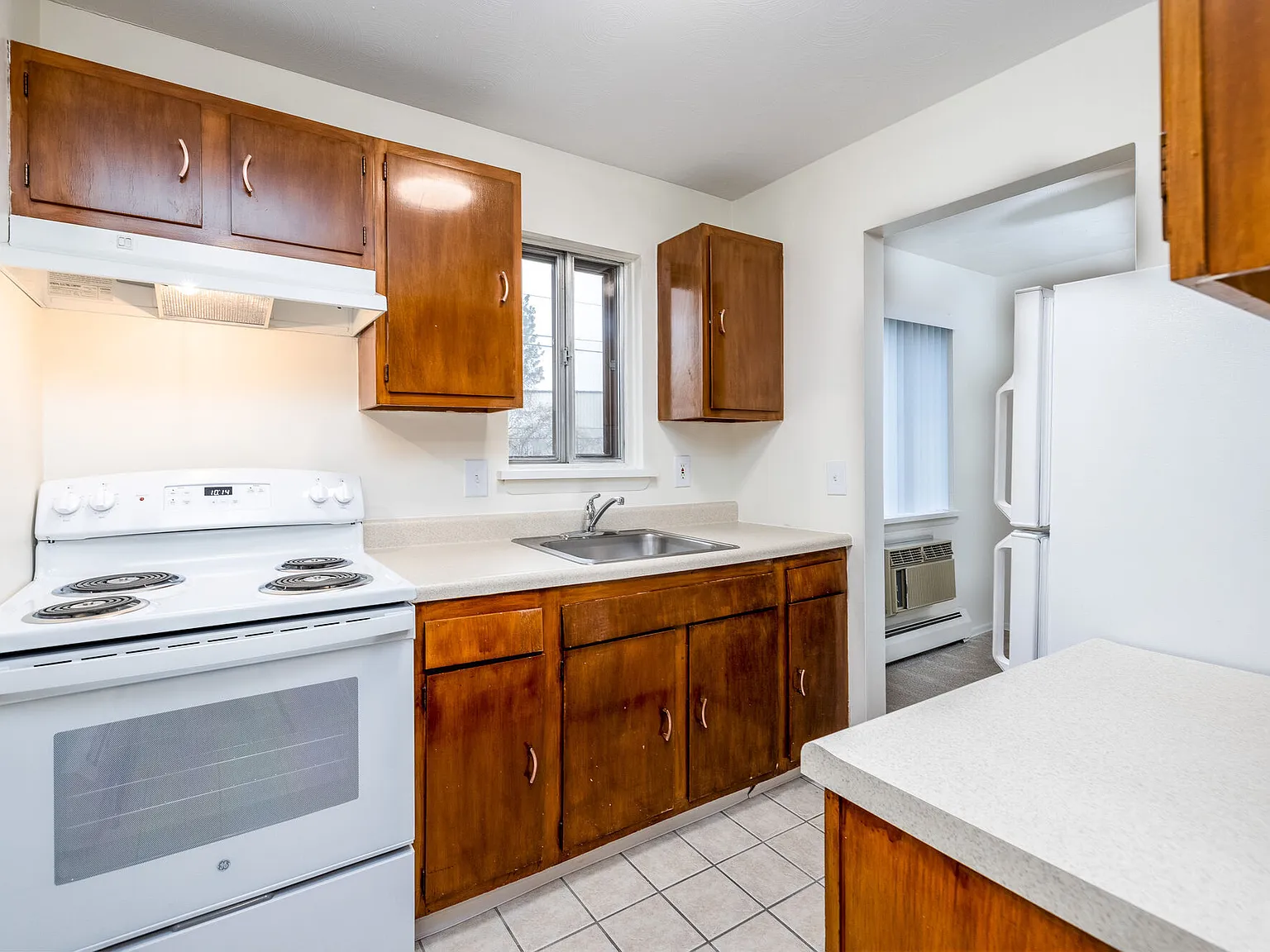 Community Manor Apartments — Photo 1