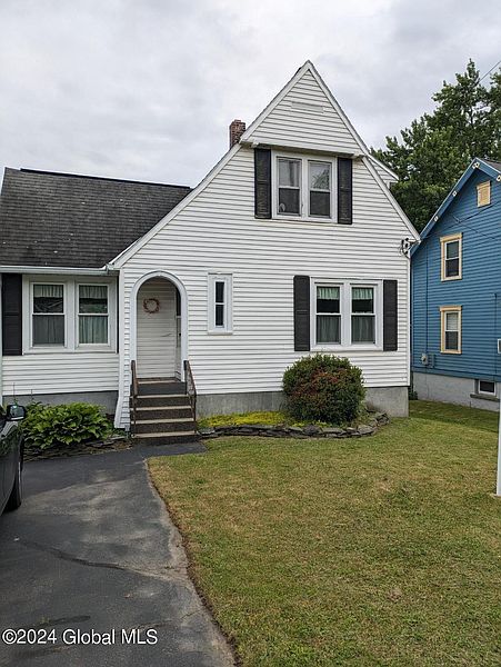 2nd image of 1019 Spring Avenue Ext.