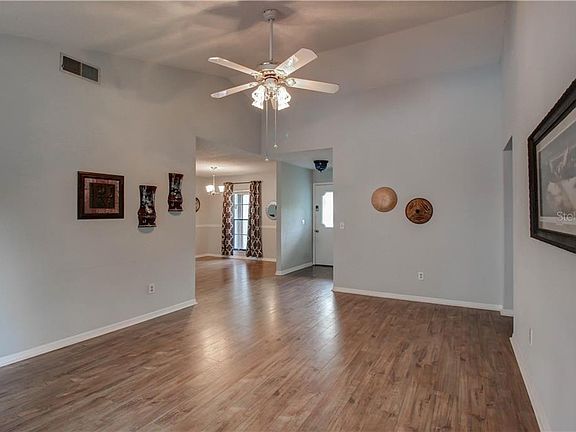 4th image of 1409 Peachfield Dr