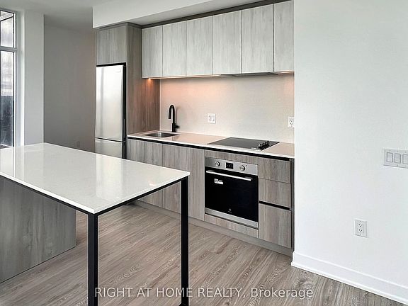 3rd image of 2495 Eglinton Ave W #809