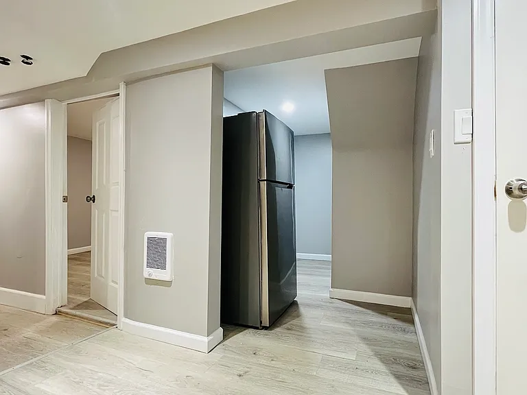 9 Rosedale Ave — Photo 2