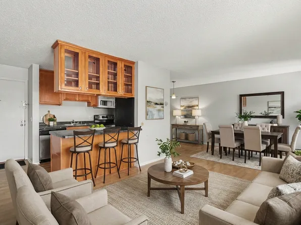 4110 Rahn Rd APT 201, Eagan, MN 55122