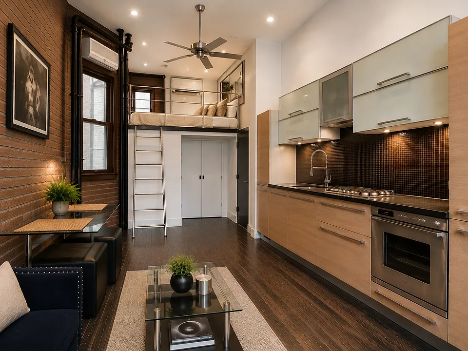 138 W 10th St #1REAR