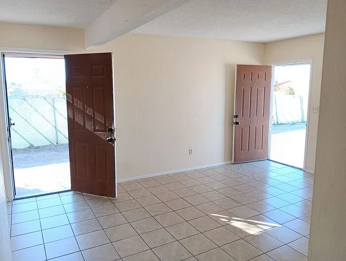 2933 N Geronimo Ave — Photo 14