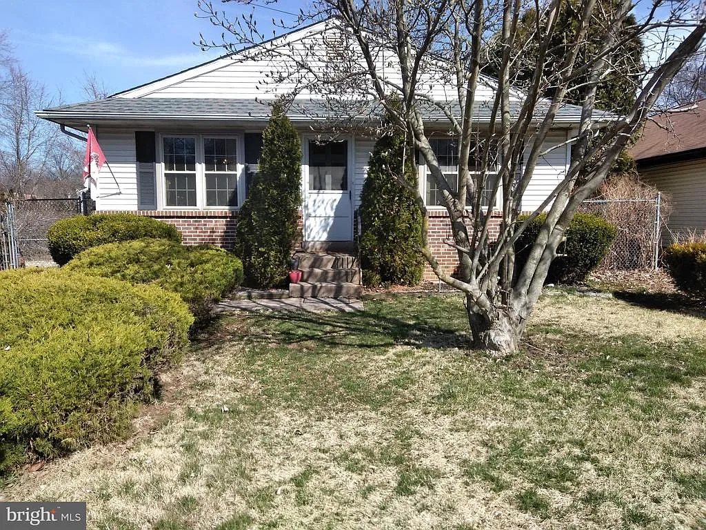 1530 Robinson Ave photo 1