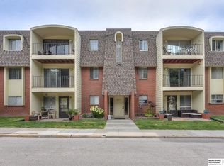 1231 S 121st Plz APT 211, Omaha, NE 68144
