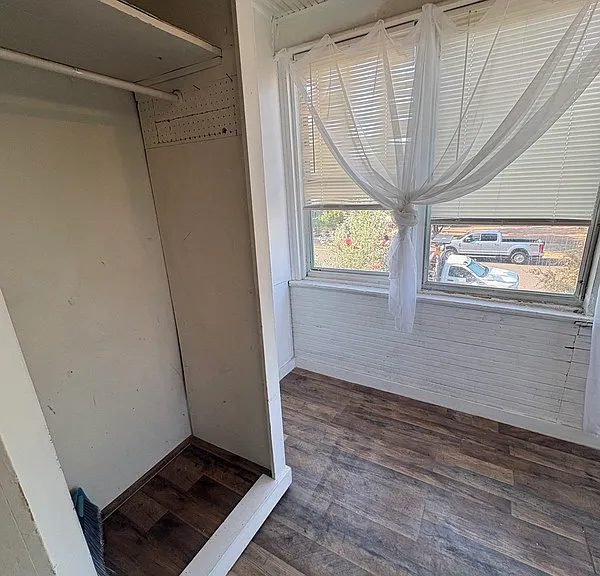 910 Rood Ave #4 — Photo 1