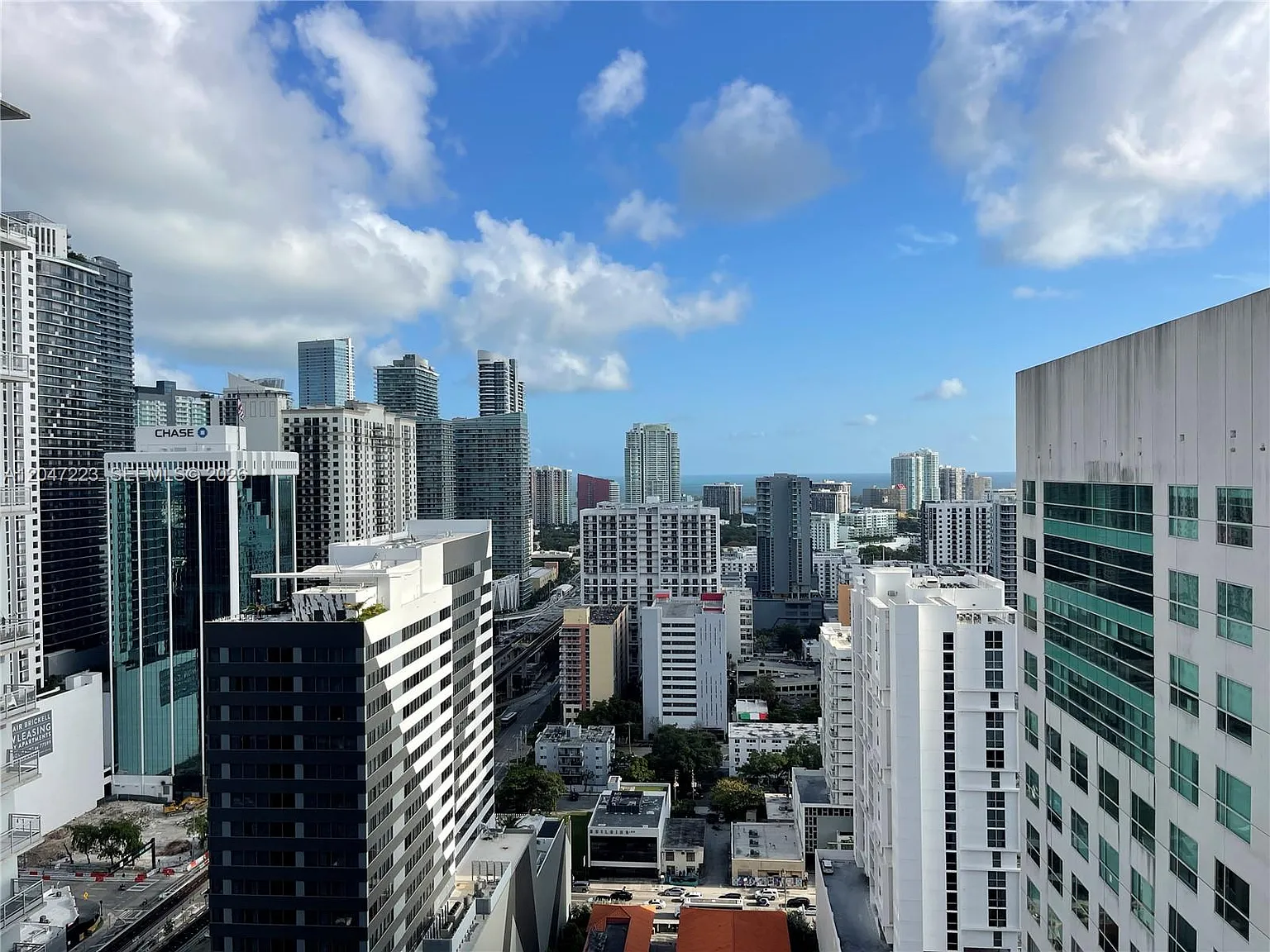 Neo Vertika Condo — Photo 1