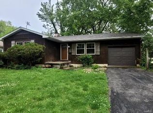 1300 Clark Ln, Litchfield, IL 62056