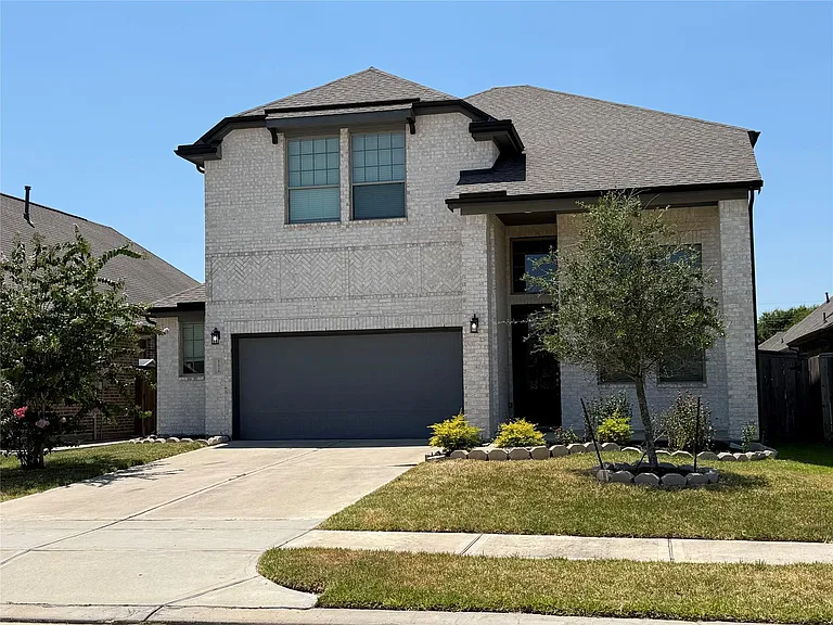 21535 Reserve Hill Ln — Photo 1